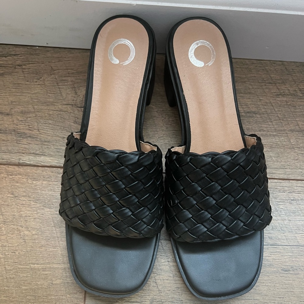 Journee Collection Womens Fylicia Open Toe mid Heel